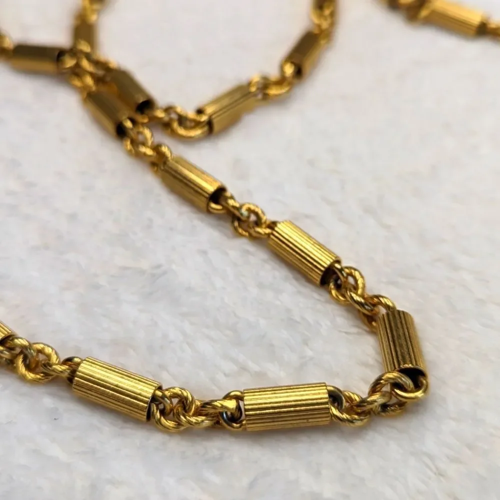 Vintage 1970's Goldtone 58" Chain Necklace with Ribbed Barrell Beads - Picture 8 of 13